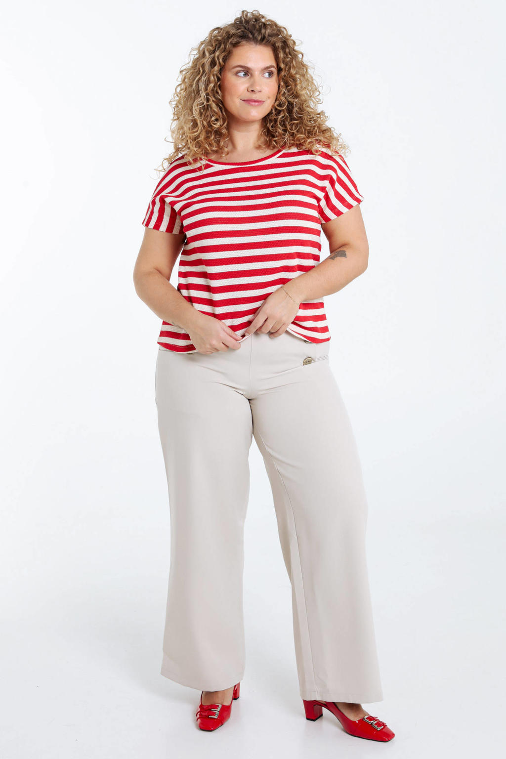 Rode dames Paprika T-shirt fijn gebreid van jersey met strepenprint, korte mouwen en ronde hals