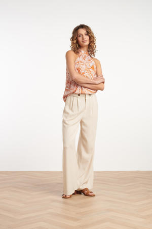 slim regular waist casual short ecru
