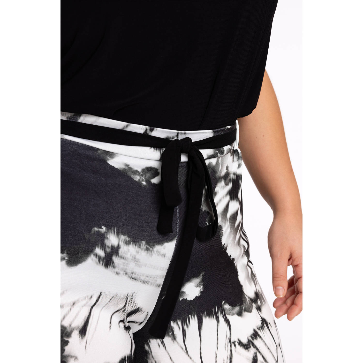 YOEK x Hannelore wide leg high waist broek zwart