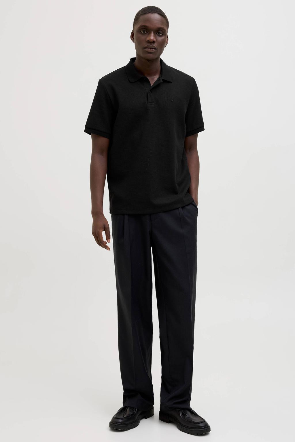 Zwarte heren JACK & JONES ESSENTIALS regular polo met effen, korte mouwen, knoopsluiting en borduursels