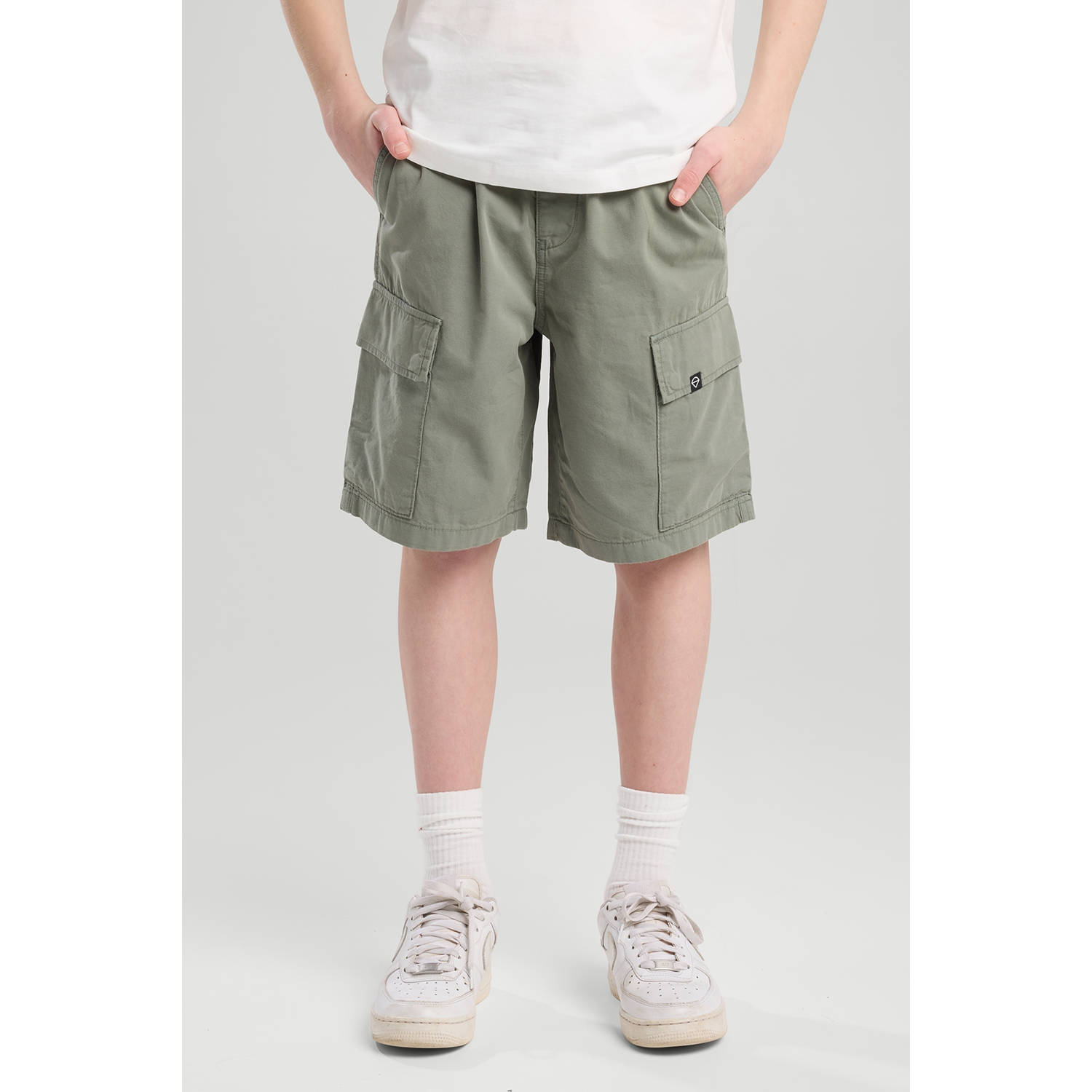 America Today cargo short groen