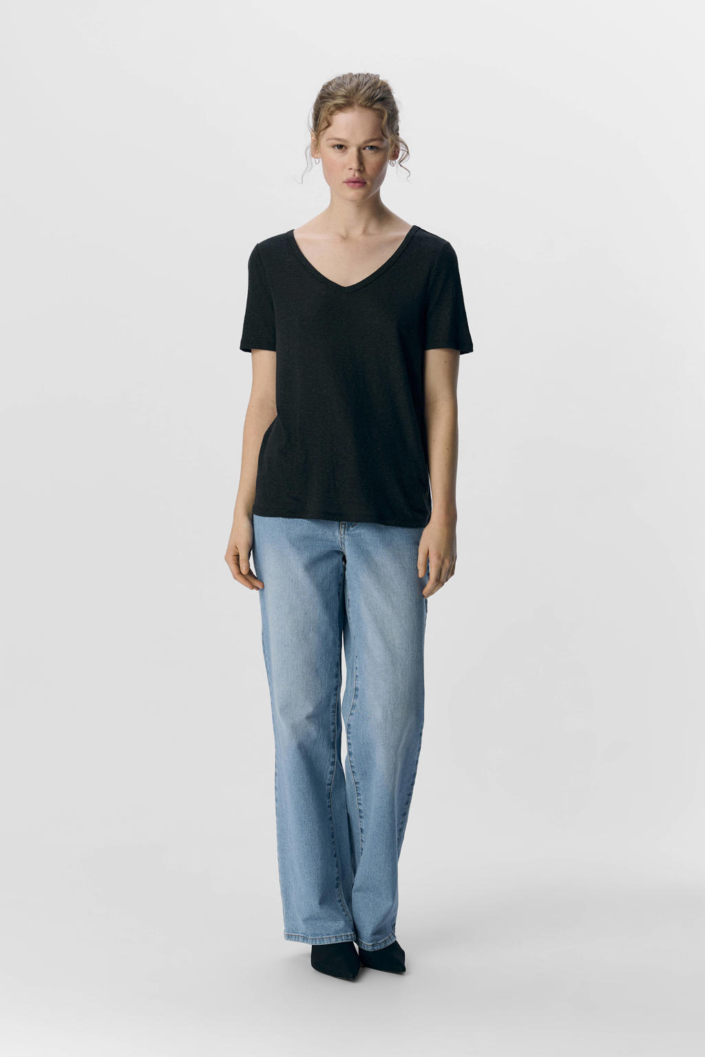 Zwarte dames OBJECT T-shirt van linnen met effen, korte mouwen, V-hals en gebreide details