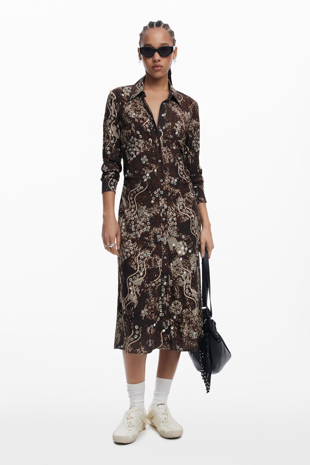 Bruine dames Desigual midi jurk van viscose met lange mouwen, klassieke kraag en knoopsluiting