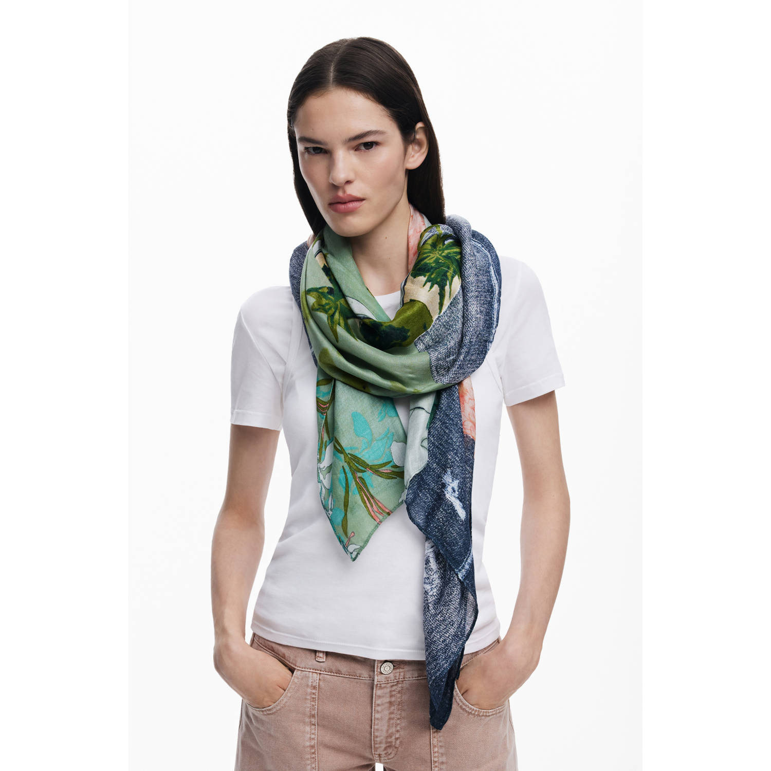 Desigual sjaal met all over print blauw