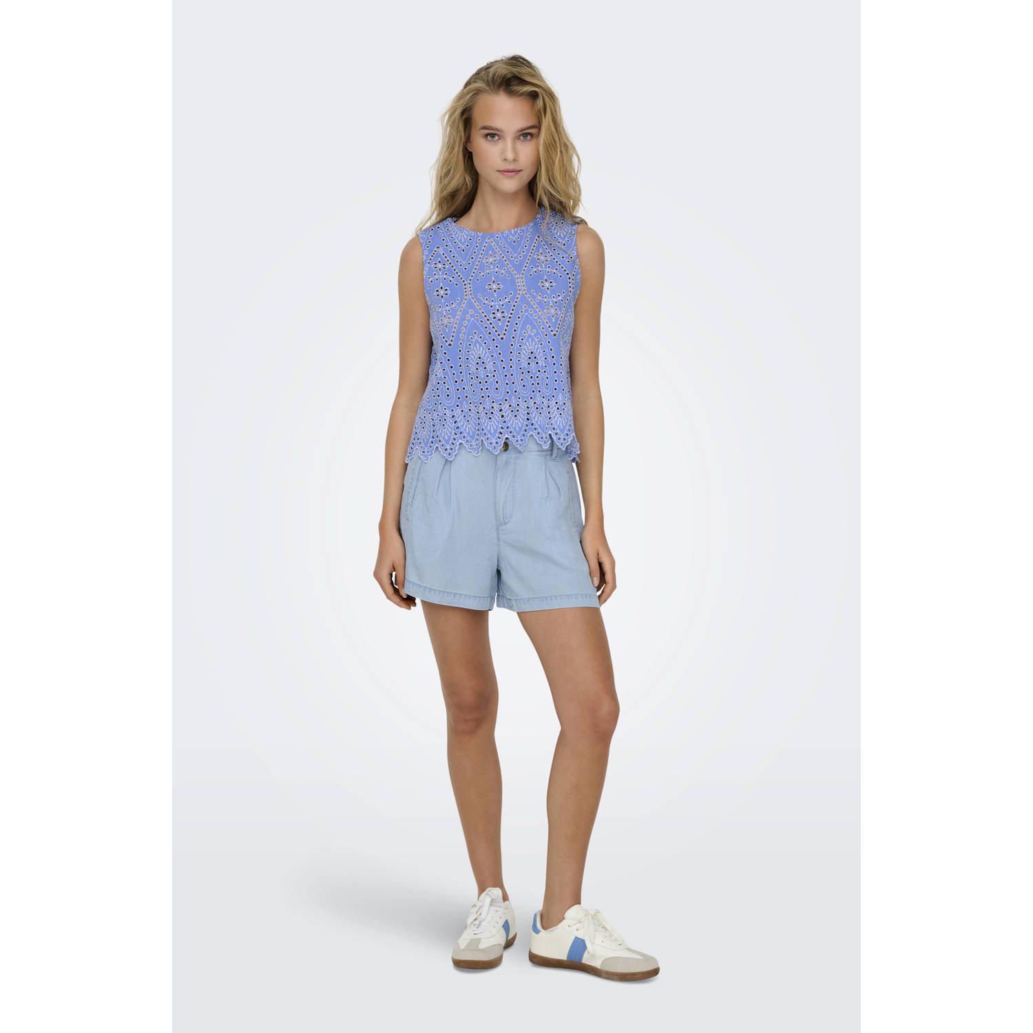 ONLY mouwloze top blauw broderie