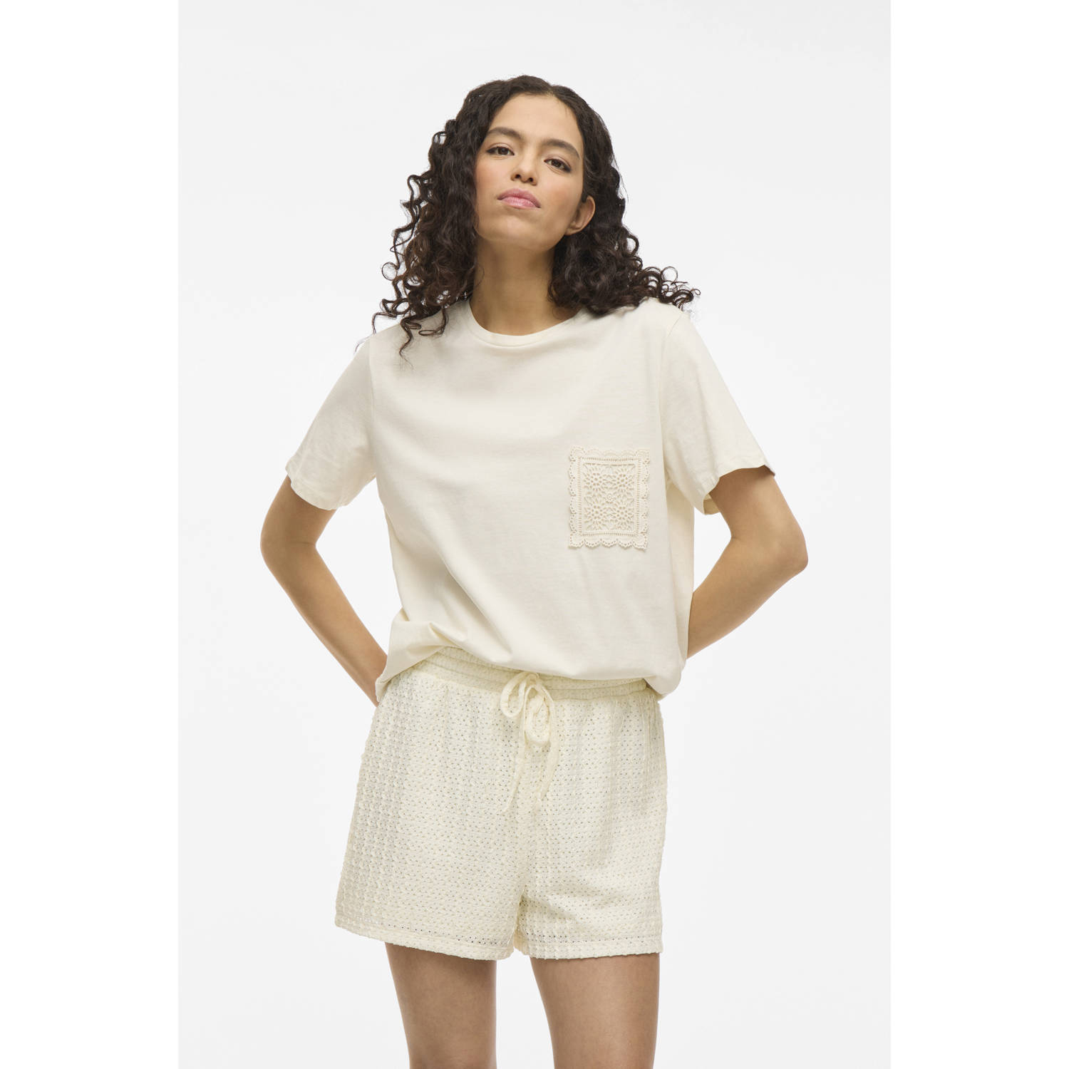 VILA relaxed high waist casual short ecru broderie
