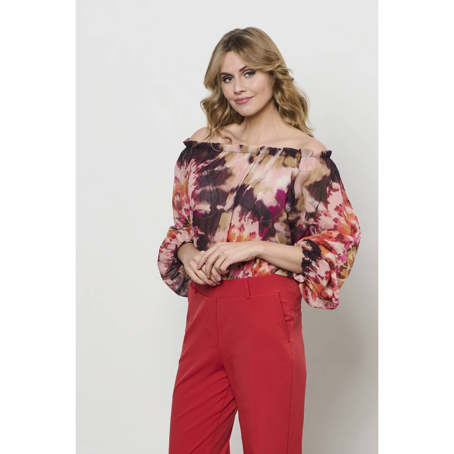 &Co Woman travelstof straight regular waist pantalon rood