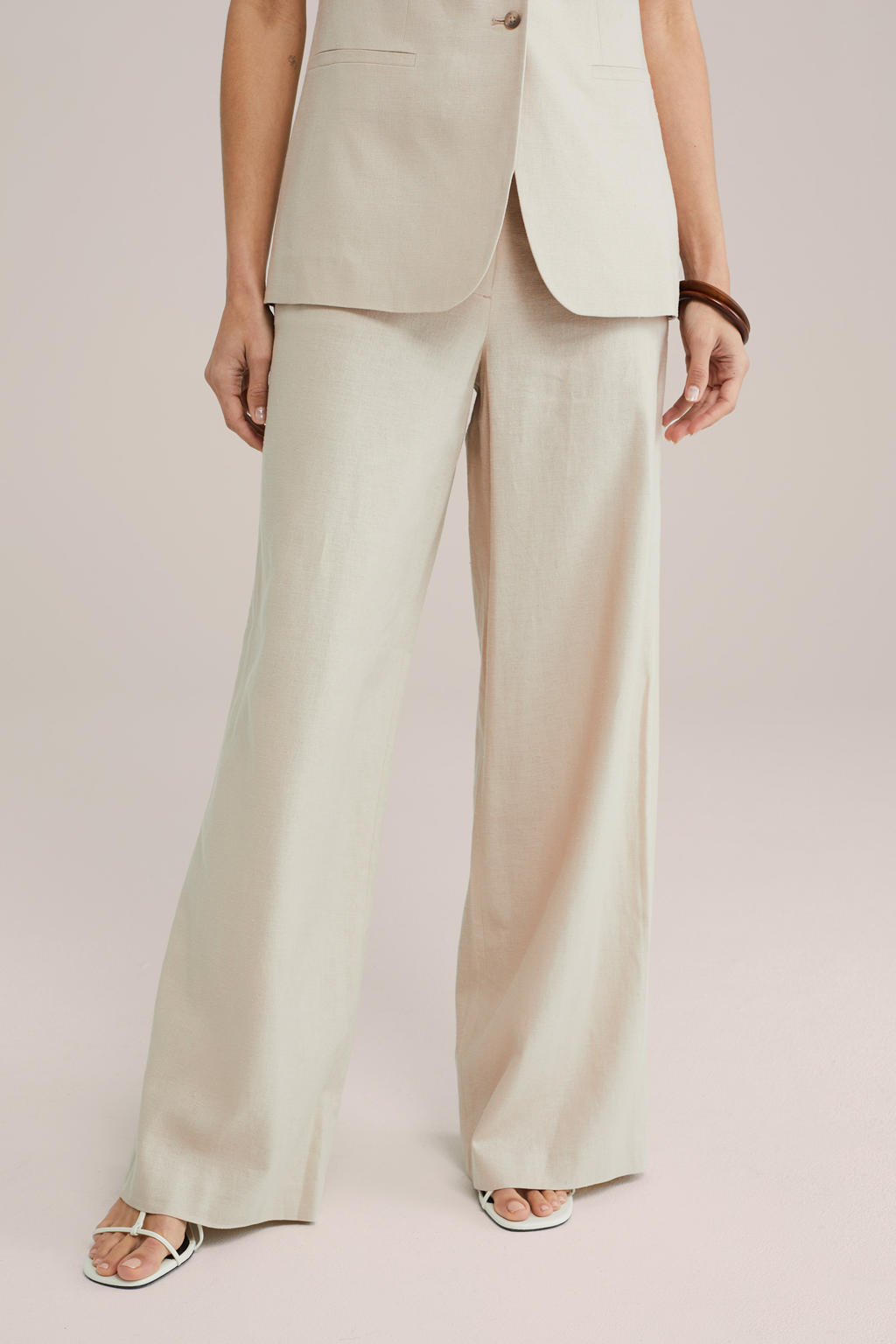 Beige dames WE Fashion wide leg high waist pantalon van linnen met rits- en knoopsluiting en effen