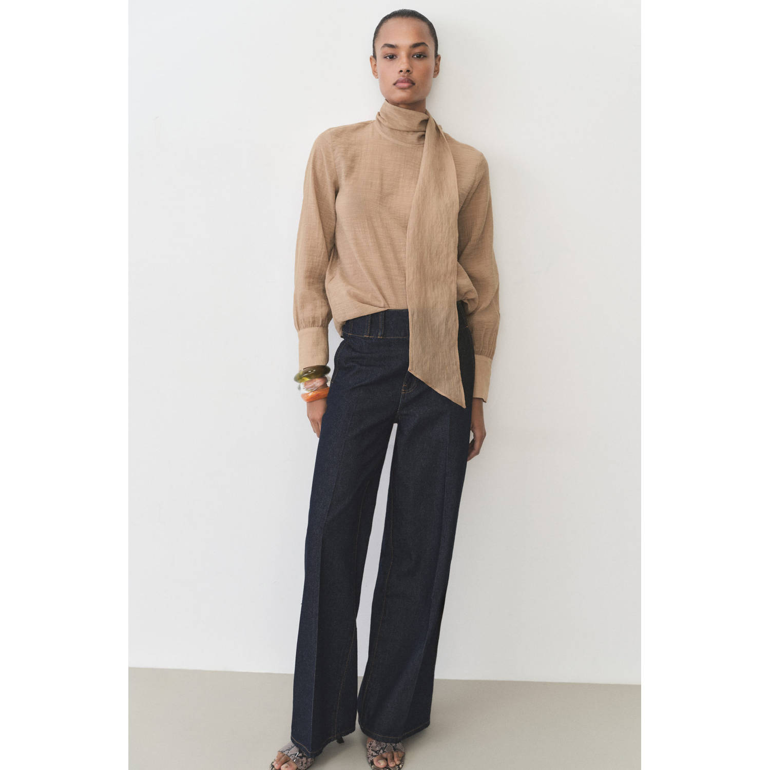 Mango blousetop lichtbruin