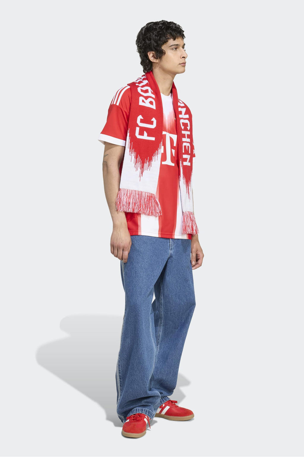 Rood en witte heren adidas Performance Senior FC Bayern München voetbalshirt van polyester met logo dessin, korte mouwen en V-hals