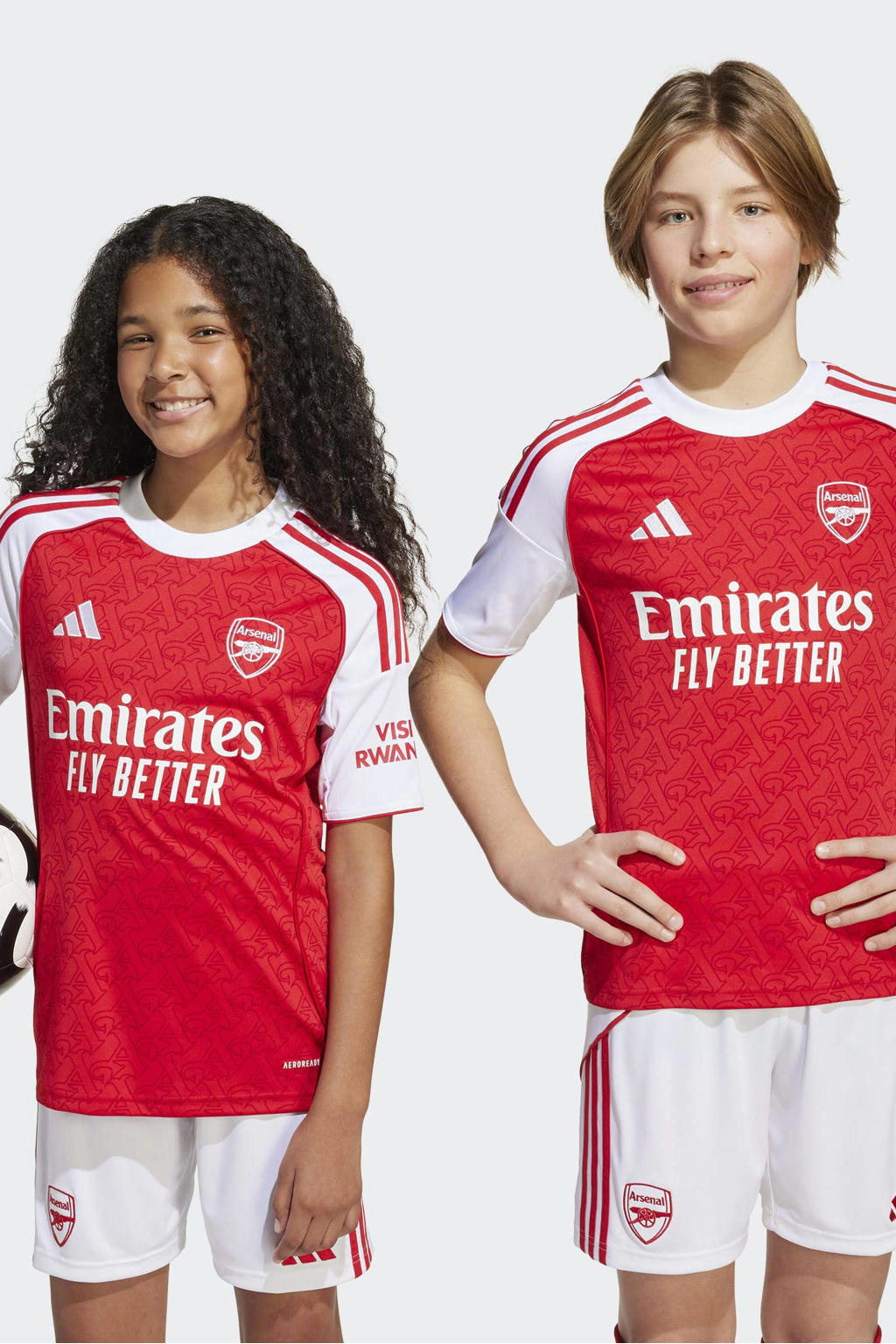 Rood en witte jongens en meisjes adidas Performance Junior Arsenal FC voetbalshirt Thuis van polyester met korte mouwen en ronde hals