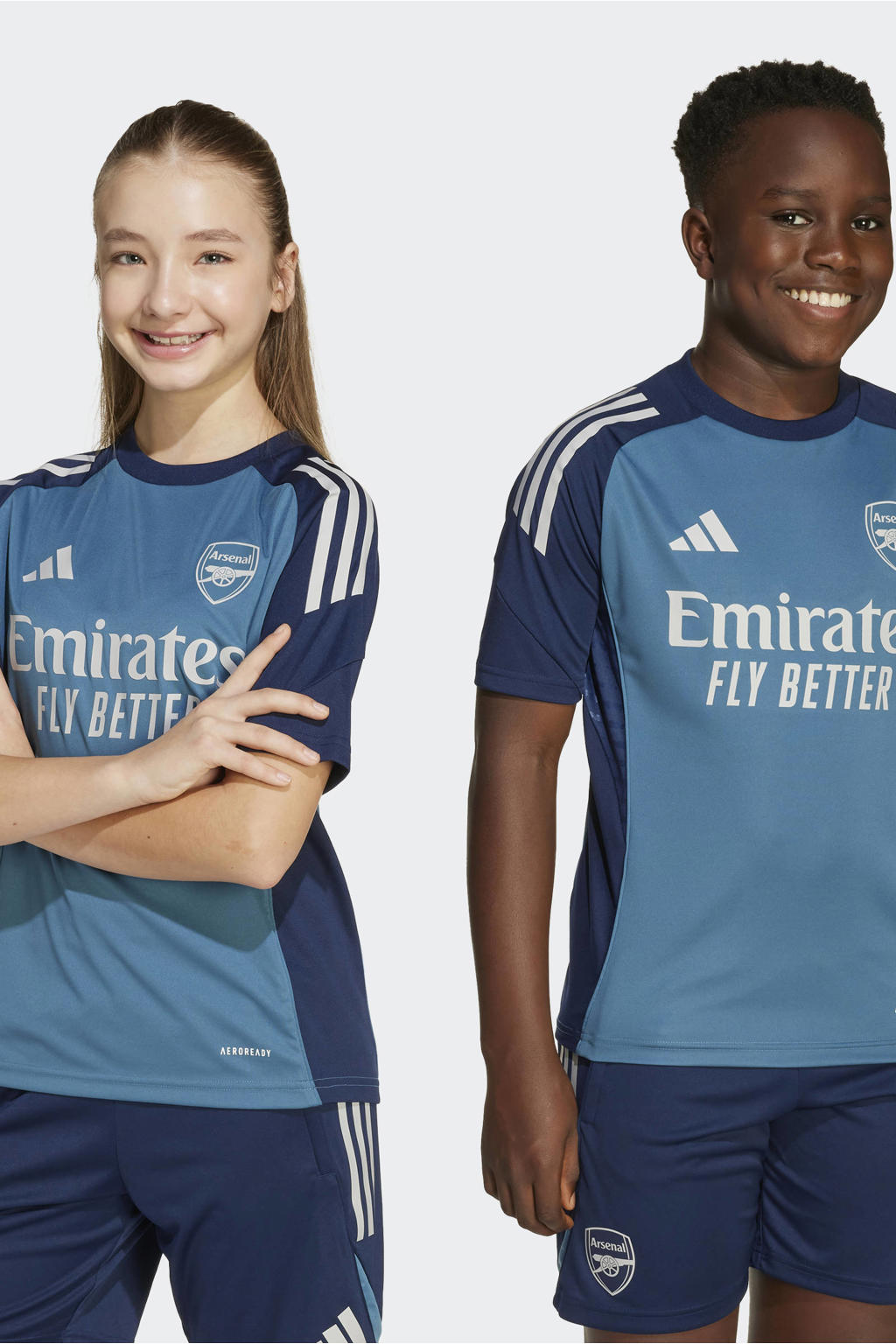 Blauwe jongens en meisjes adidas Performance Junior Arsenal FC voetbalshirt Training van polyester met korte mouwen en V-hals