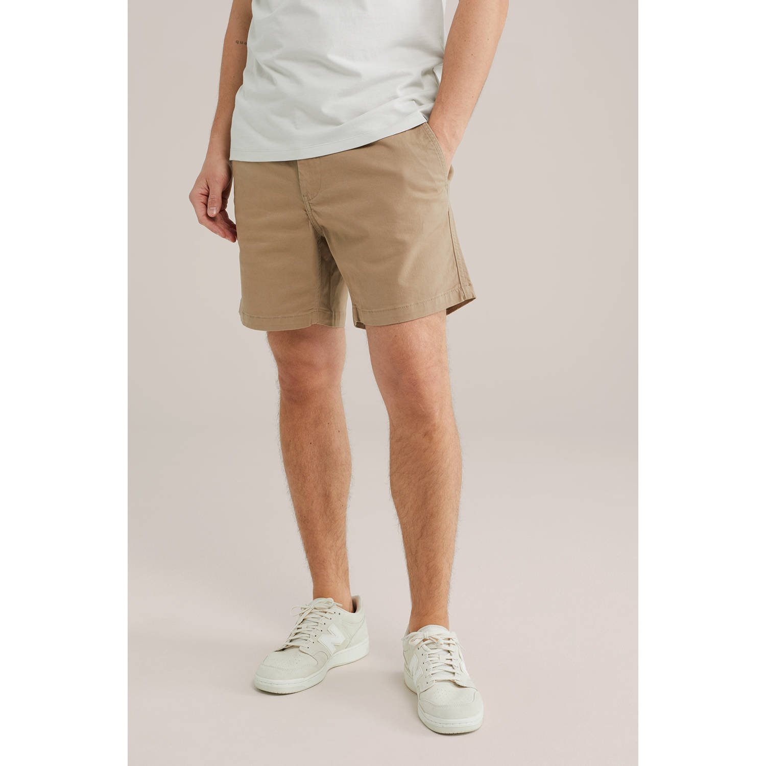WE Fashion relaxed chino short lichtbruin