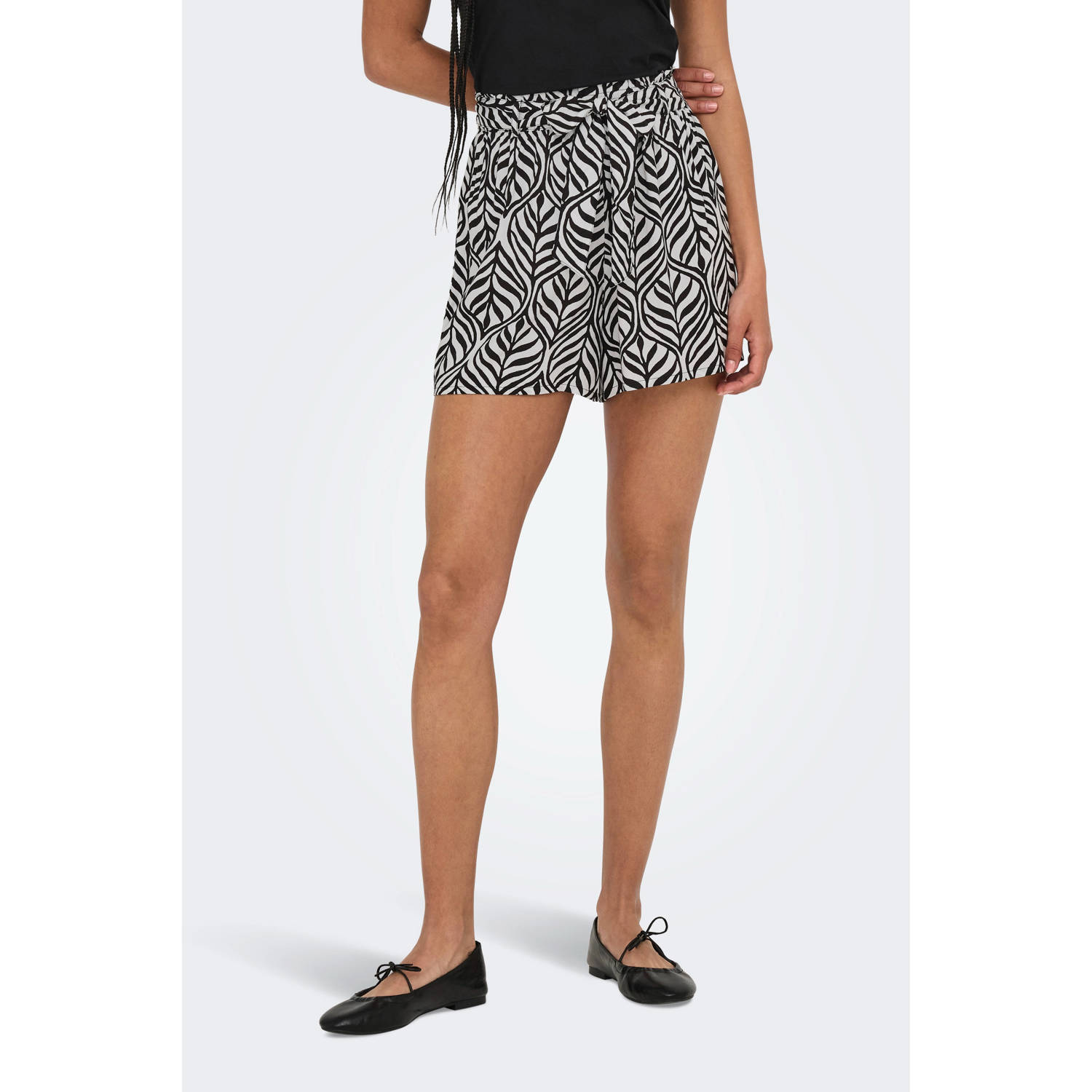 ONLY regular waist casual short zwart