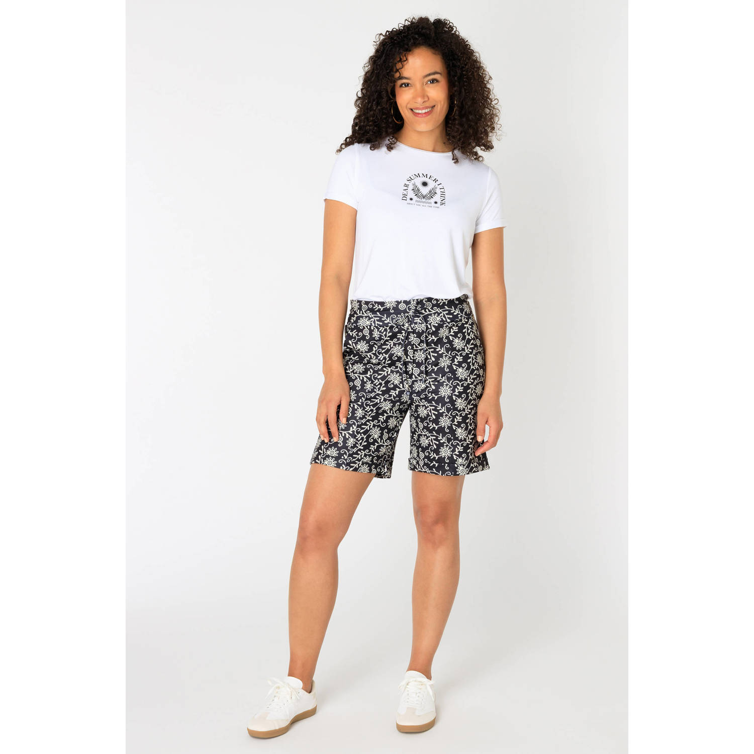 Ivy Beau rechtvallend regular waist casual short zwart