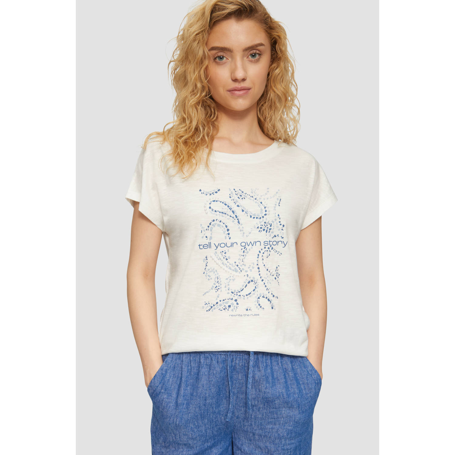 S.Oliver RED LABEL Relaxed fit T-shirt van een mix van katoen en viscose met artworkprint