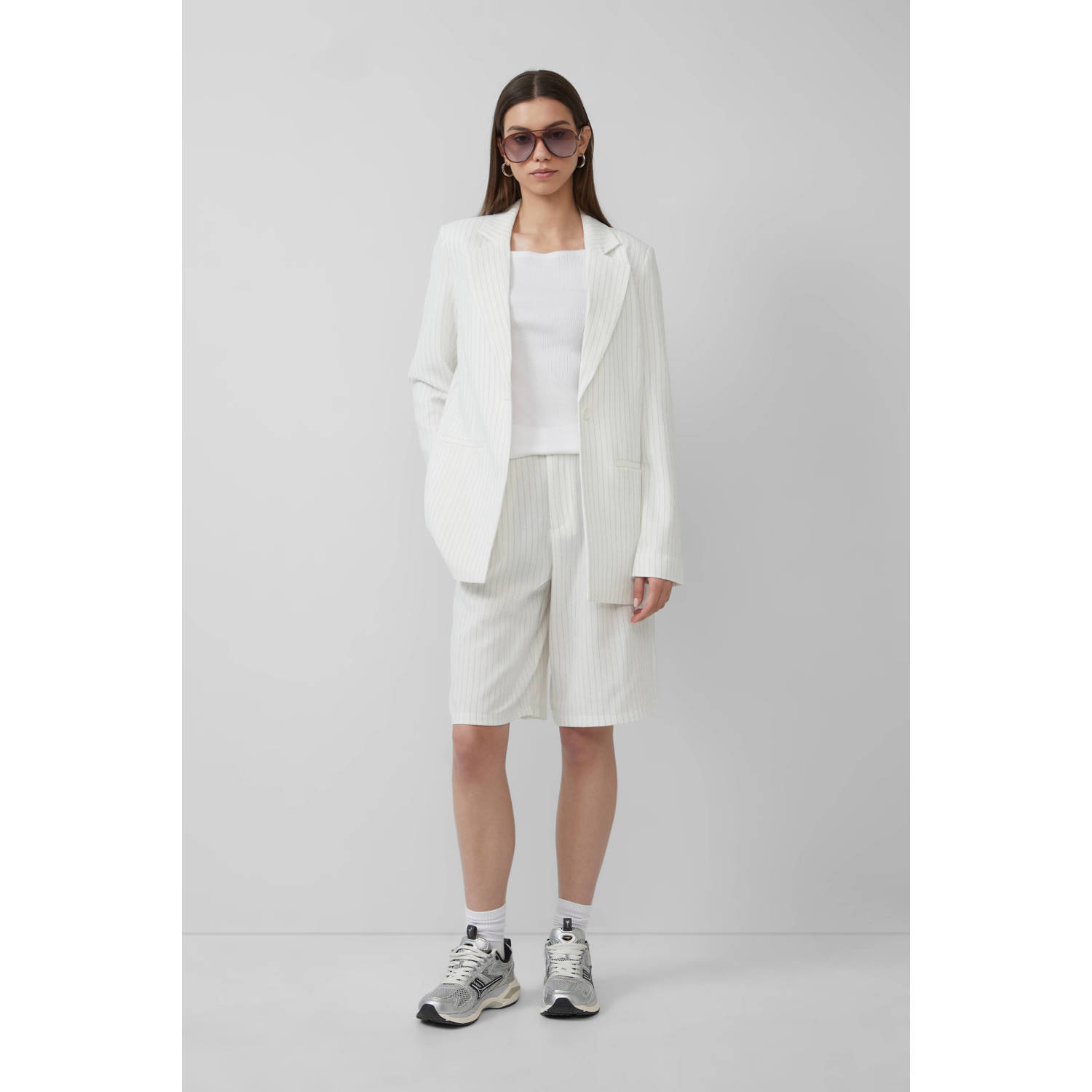 Q S by s.Oliver straight high waist bermuda short wit