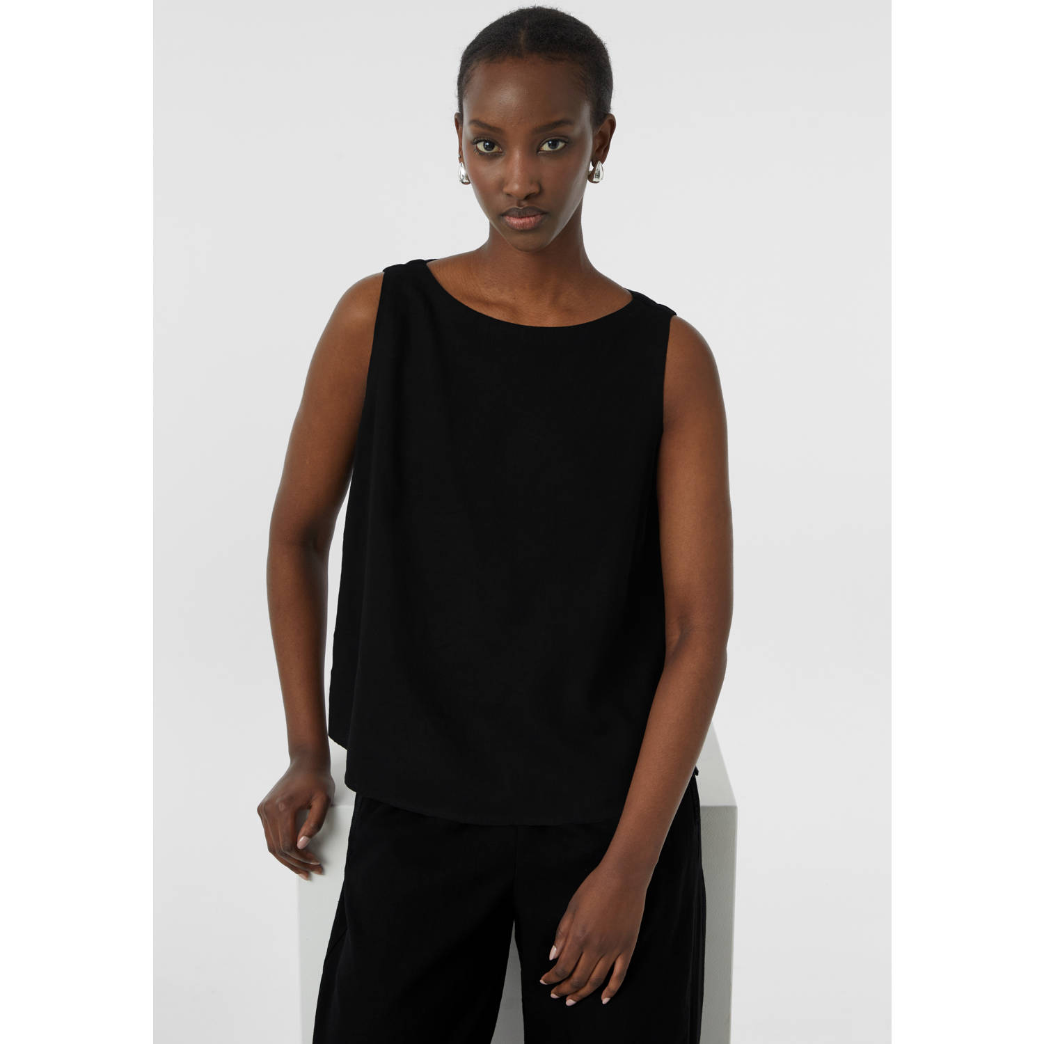 Comma casual identity linnen mouwloze top zwart