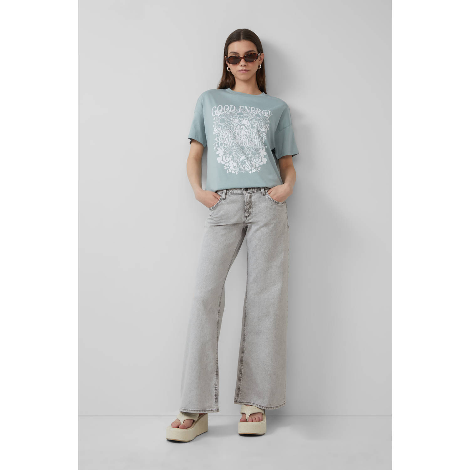 Q S by s.Oliver wide leg jeans lichtgrijs