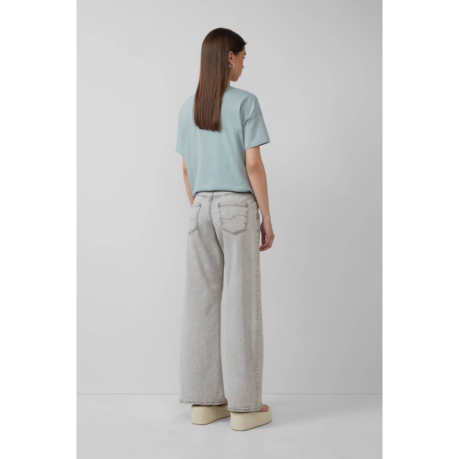 Q S by s.Oliver wide leg jeans lichtgrijs