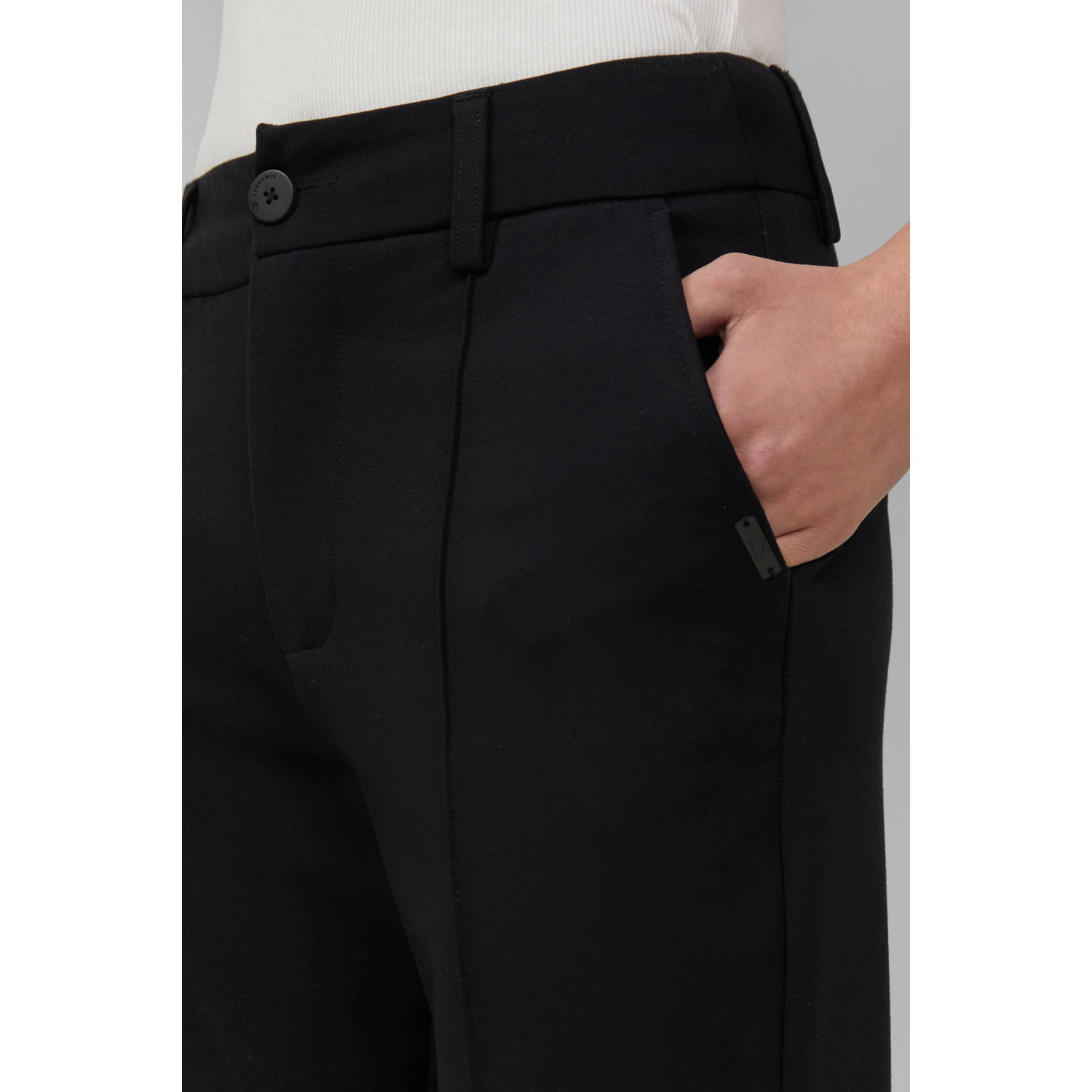 Q S by s.Oliver slim regular waist broek zwart