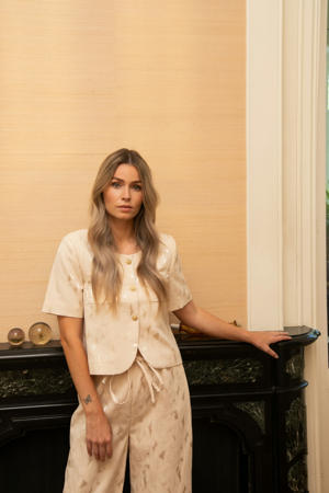blouse beige