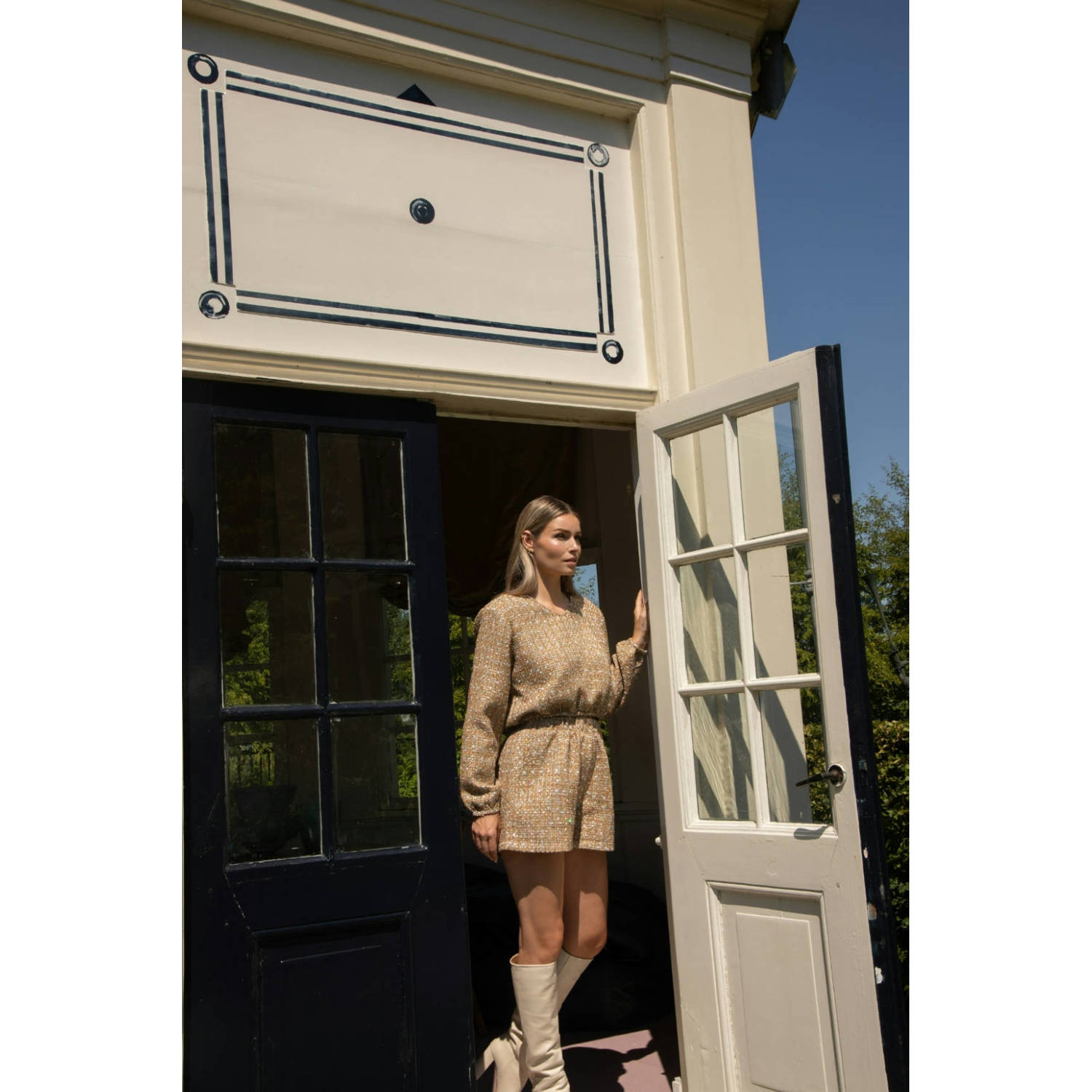 AMAYA Amsterdam straight high waist casual short geel