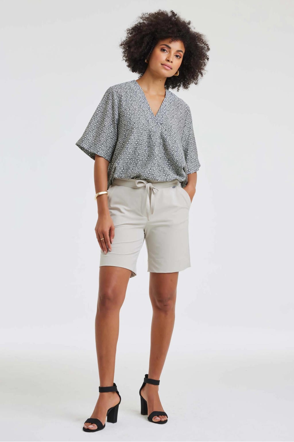 Grijze dames Didi regular waist bermuda short van travelstof met loose fit, elastische tailleband met koord en effen