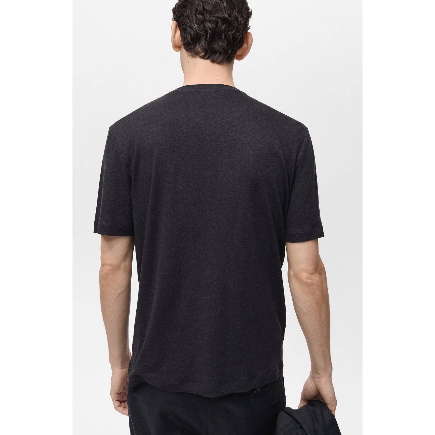 Mango Man slim fit T-shirt zwart