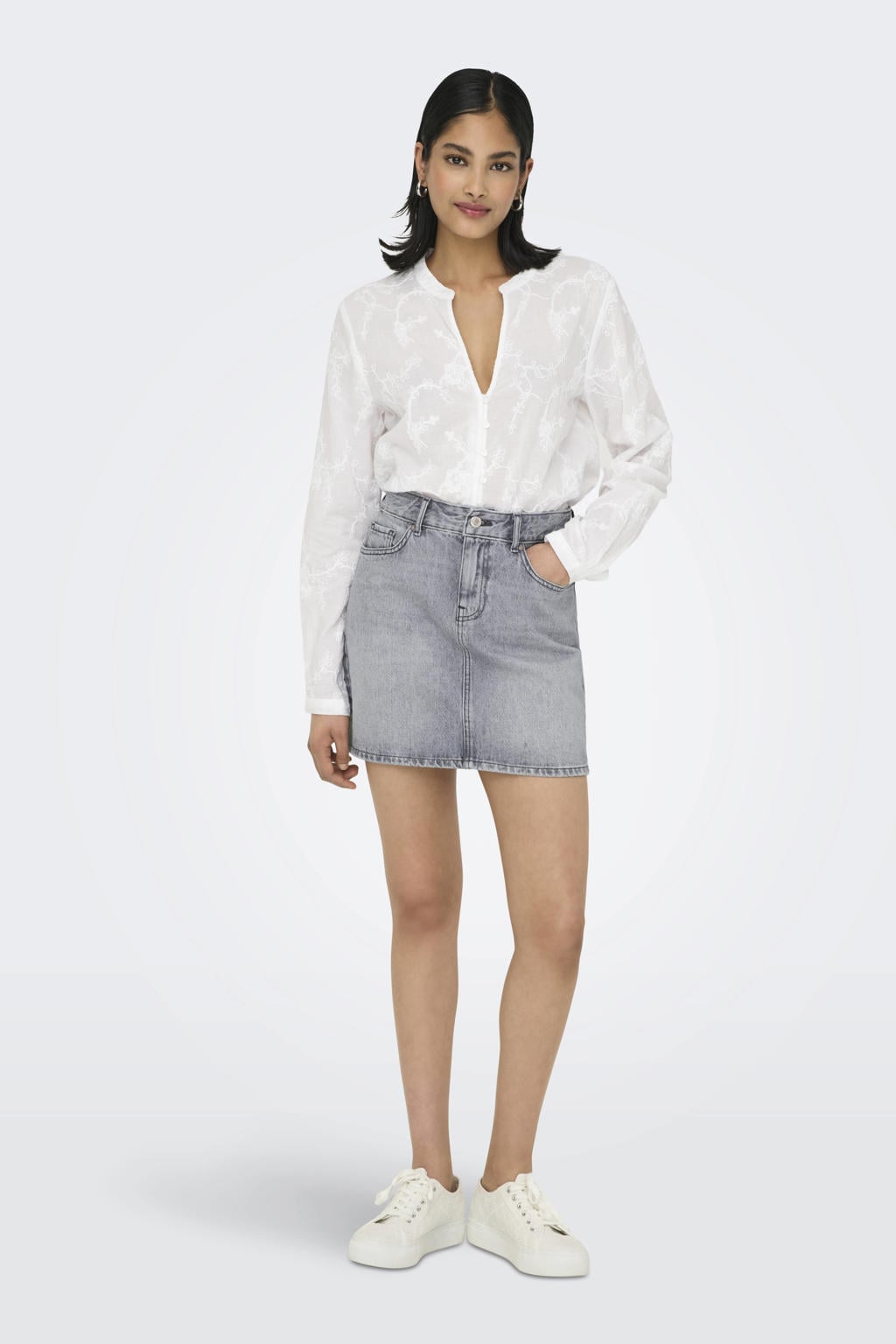 Grey denim dames ONLY spijkerrok gemaakt van denim en met rits- en knoopsluiting