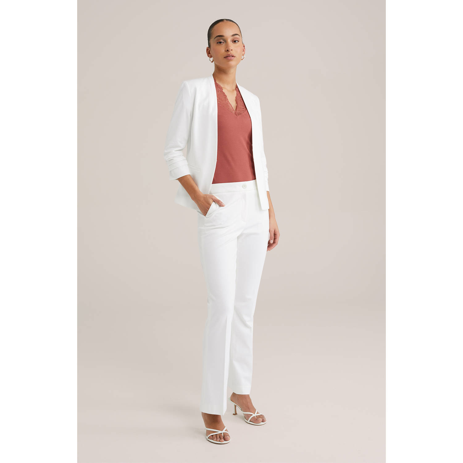 WE Fashion getailleerde blazer wit