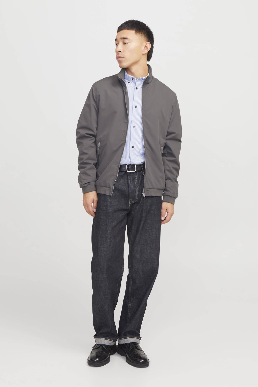 Grijze heren JACK & JONES ESSENTIALS bomberjack van polyester met effen, lange mouwen, opstaande kraag, ritssluiting en geribde boorden