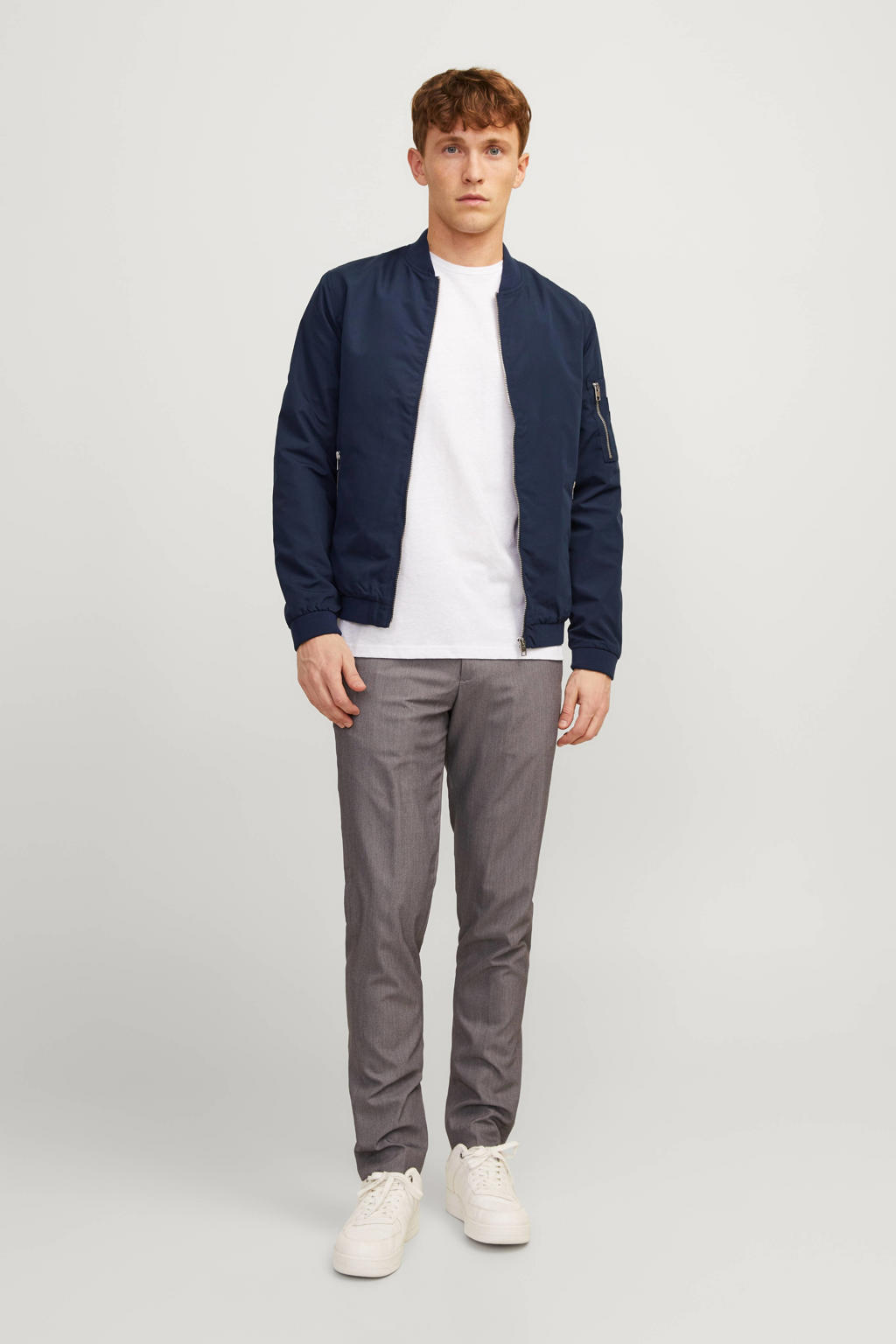 Donkerblauwe heren JACK & JONES ESSENTIALS bomberjack van polyester met effen, lange mouwen, opstaande kraag, ritssluiting en geribde boorden