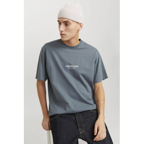 JACK & JONES ORIGINALS regular T-shirt JORVESTERBRO met printopdruk grijs afbeelding