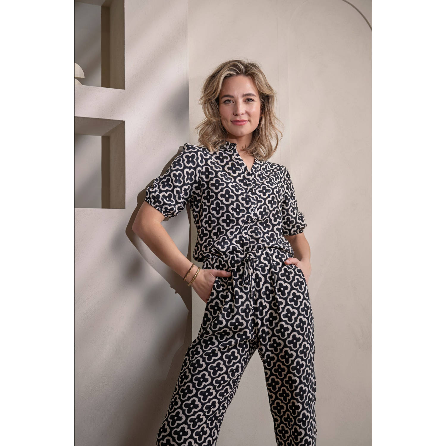 Elvira Collections straight regular waist casual broek zwart