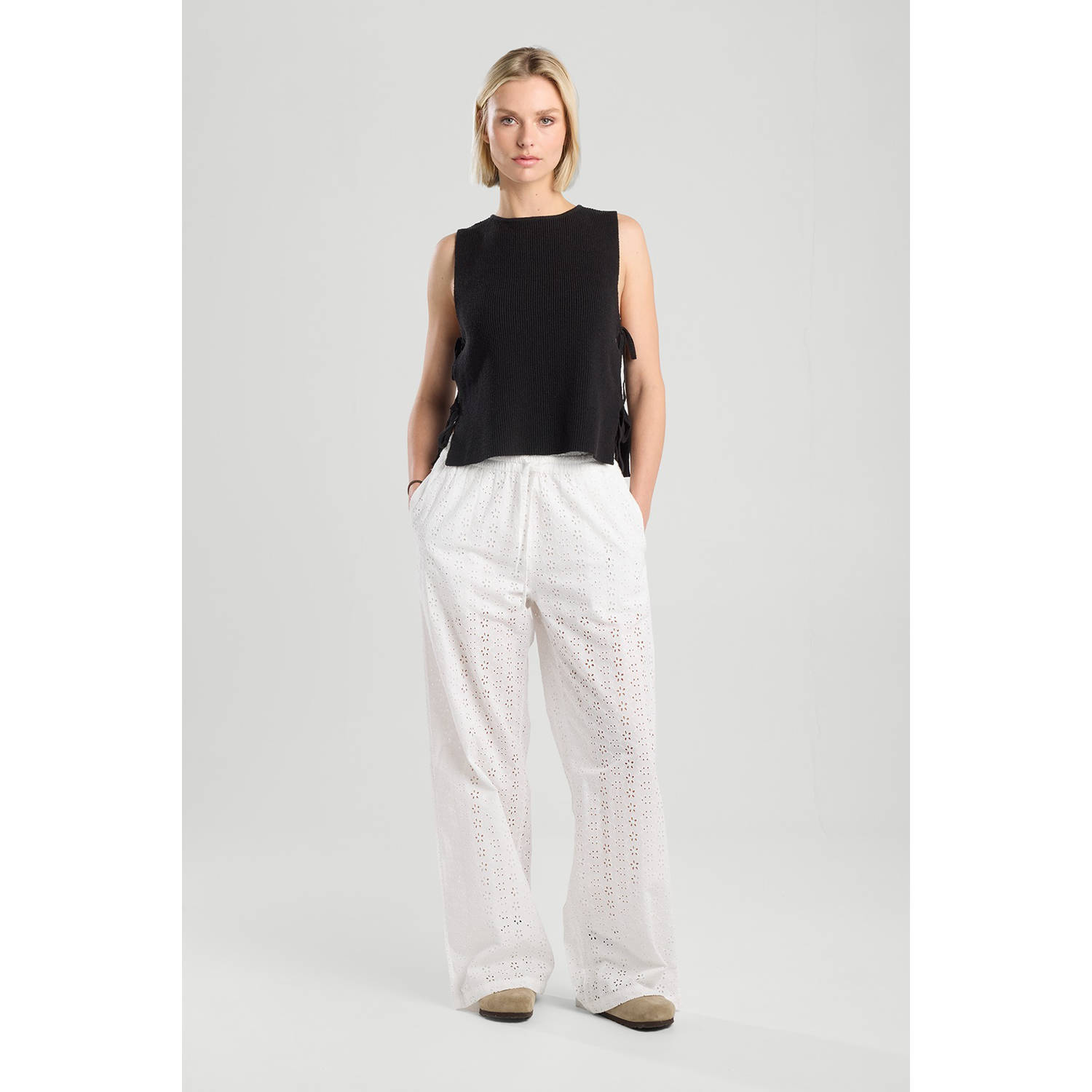 America Today regular waist casual broek ecru broderie