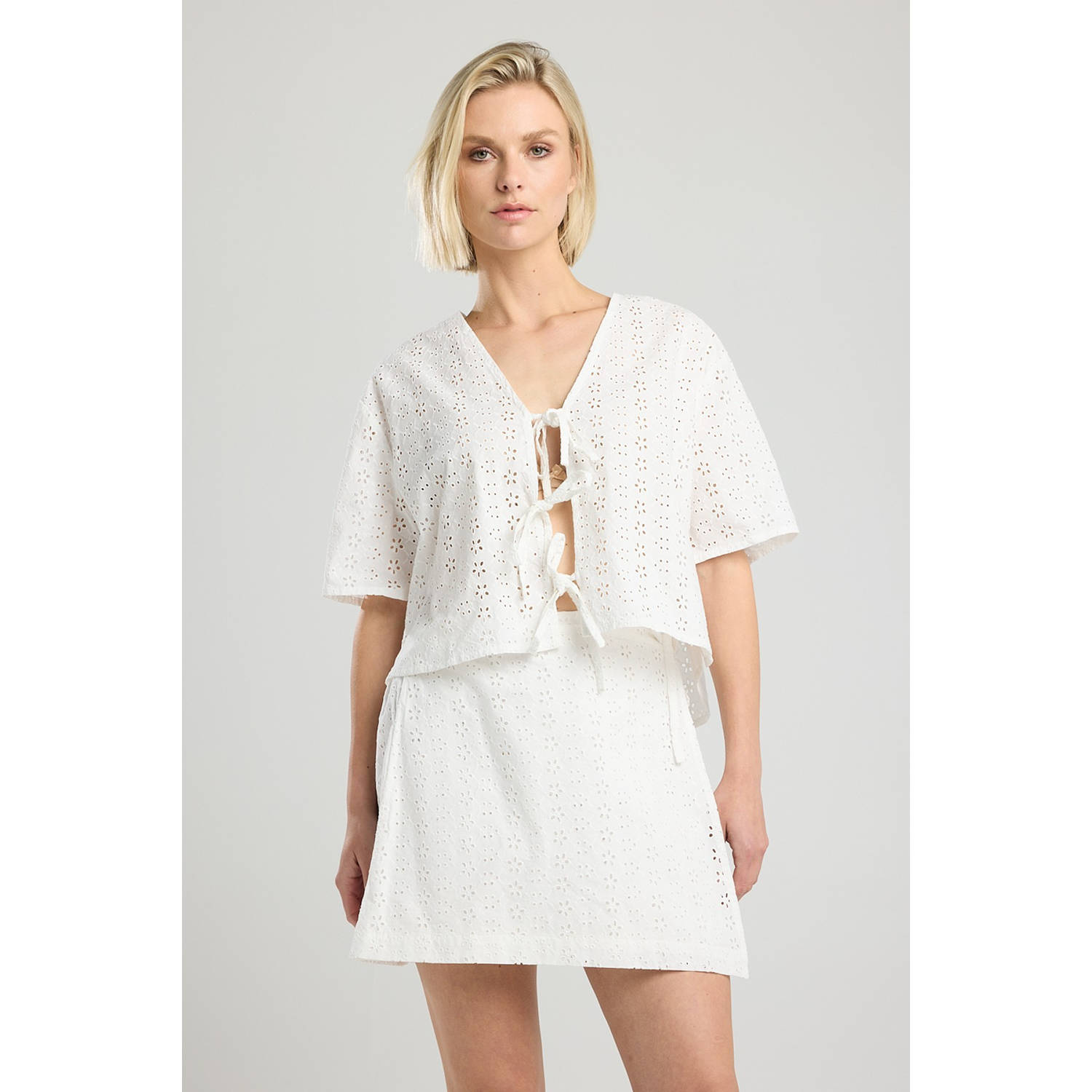 America Today wikkelrok broderie wit