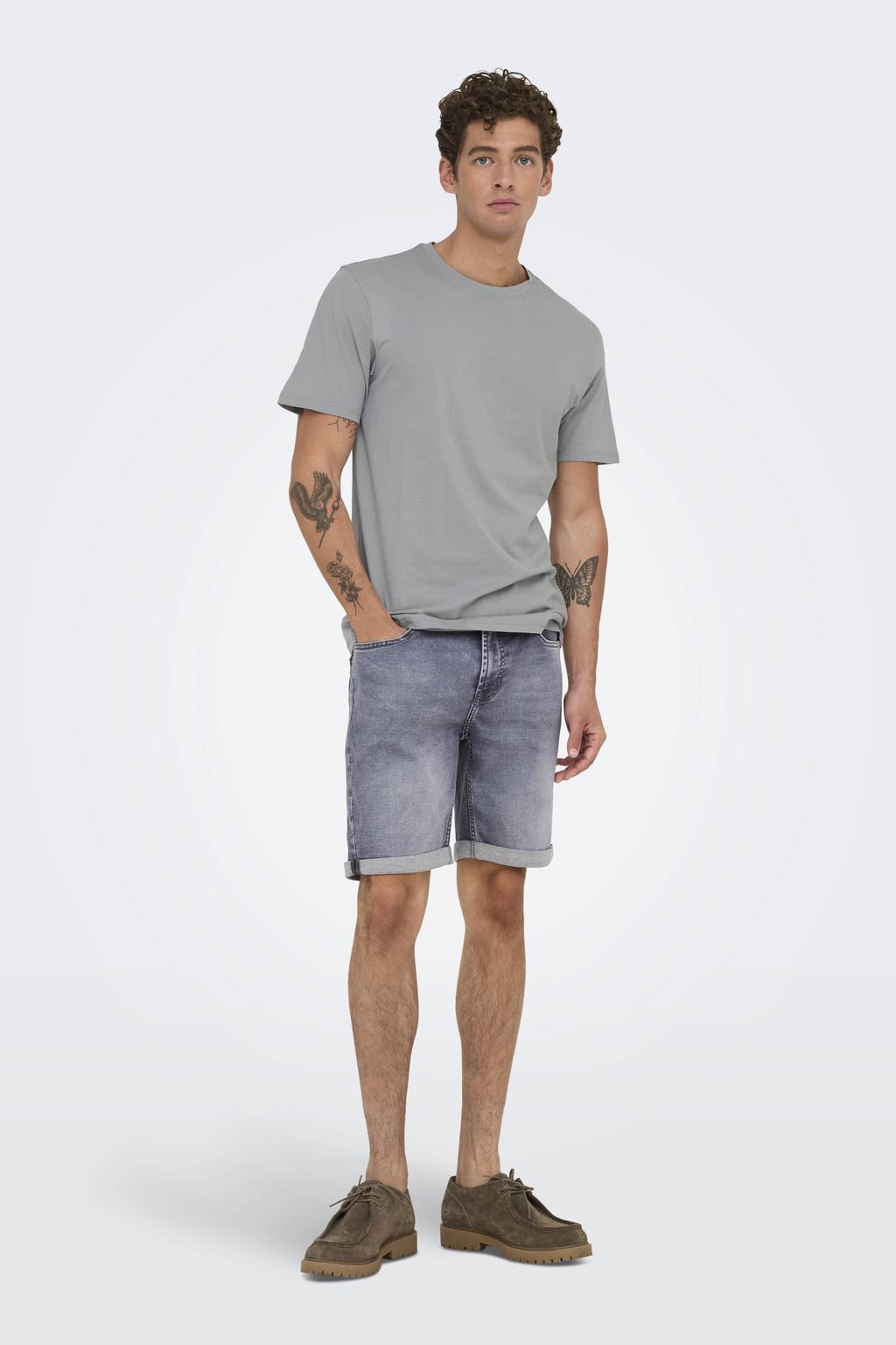 Grijze heren ONLY & SONS regular fit T-shirt van katoen met effen, korte mouwen en ronde hals
