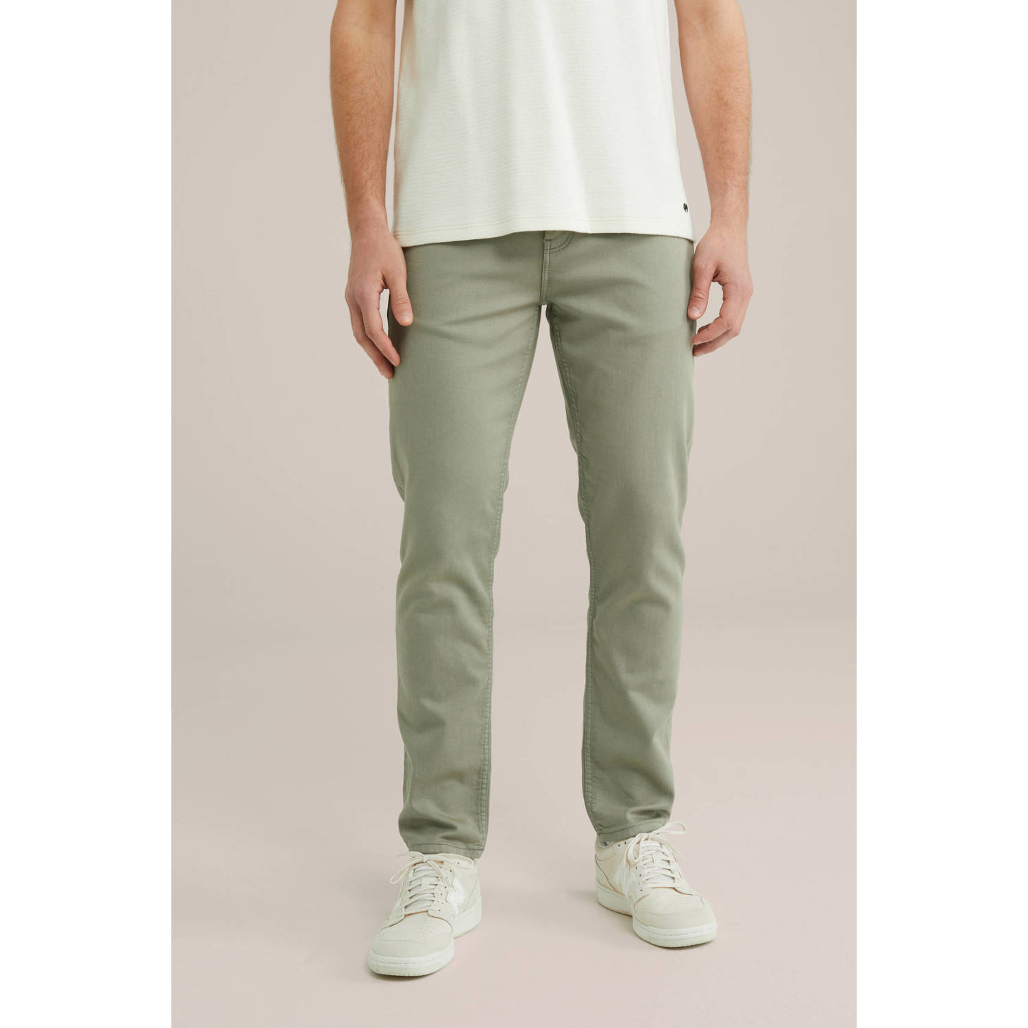 WE Fashion slim chino lichtgroen