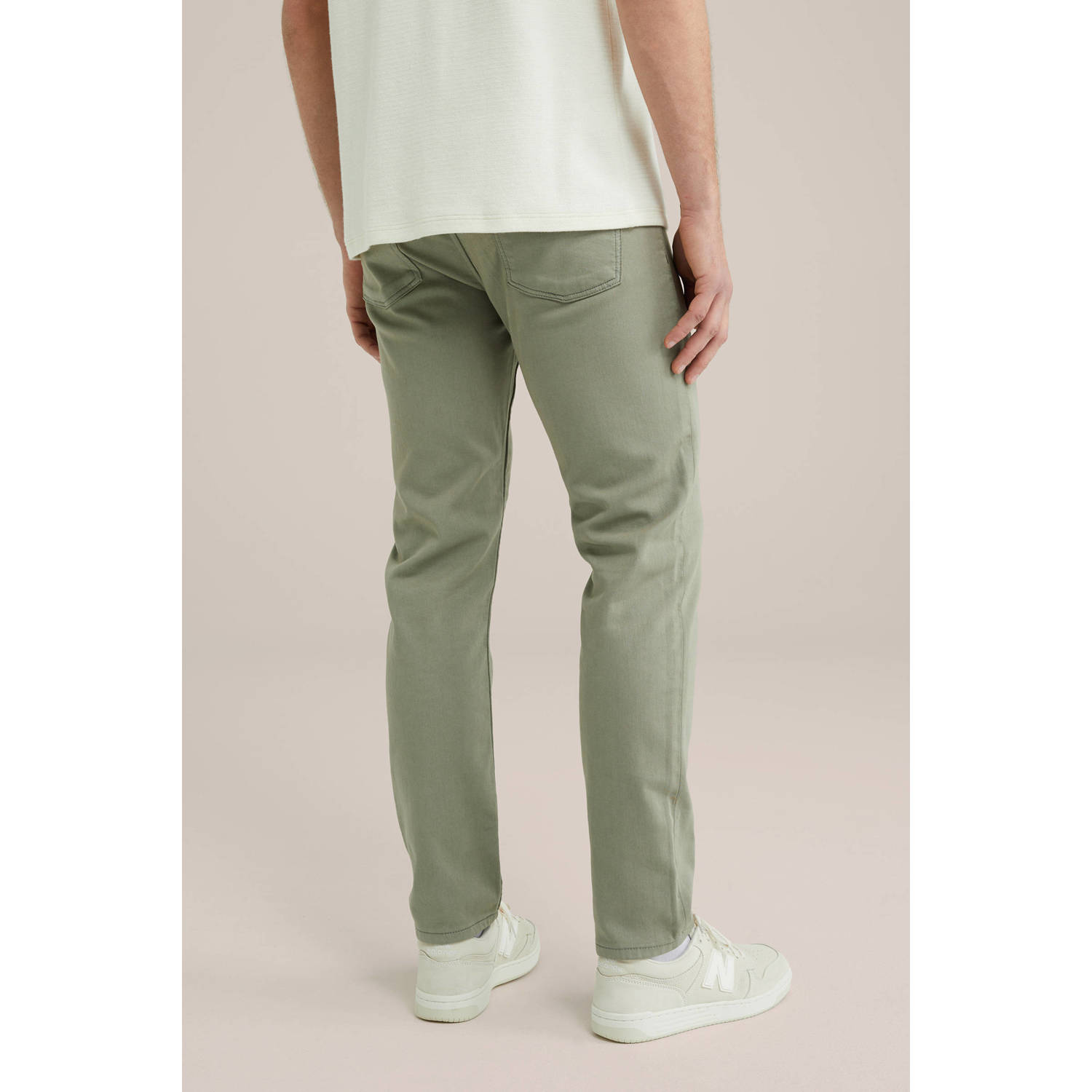 WE Fashion slim chino lichtgroen