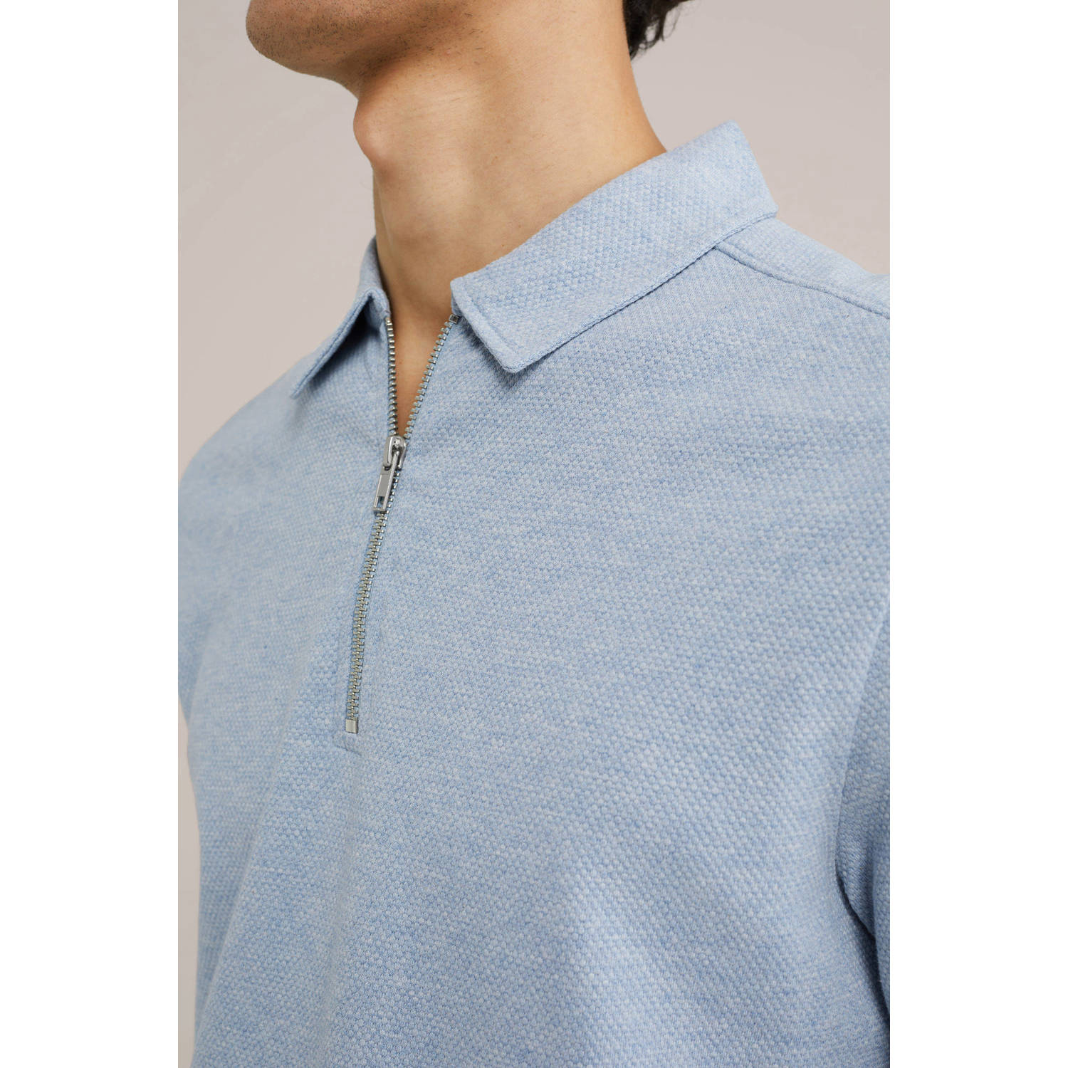 WE Fashion slim polo met textuur lichtblauw