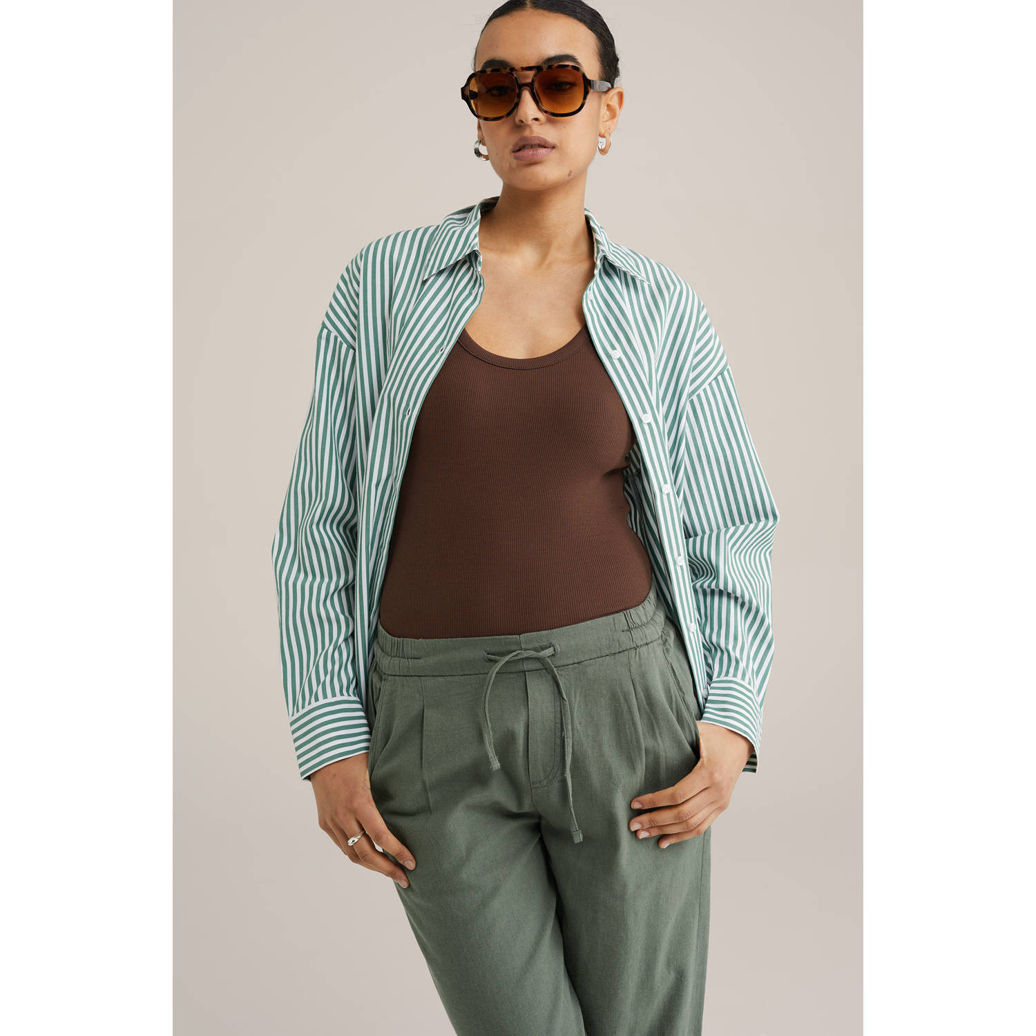 WE Fashion mouwloze top bruin