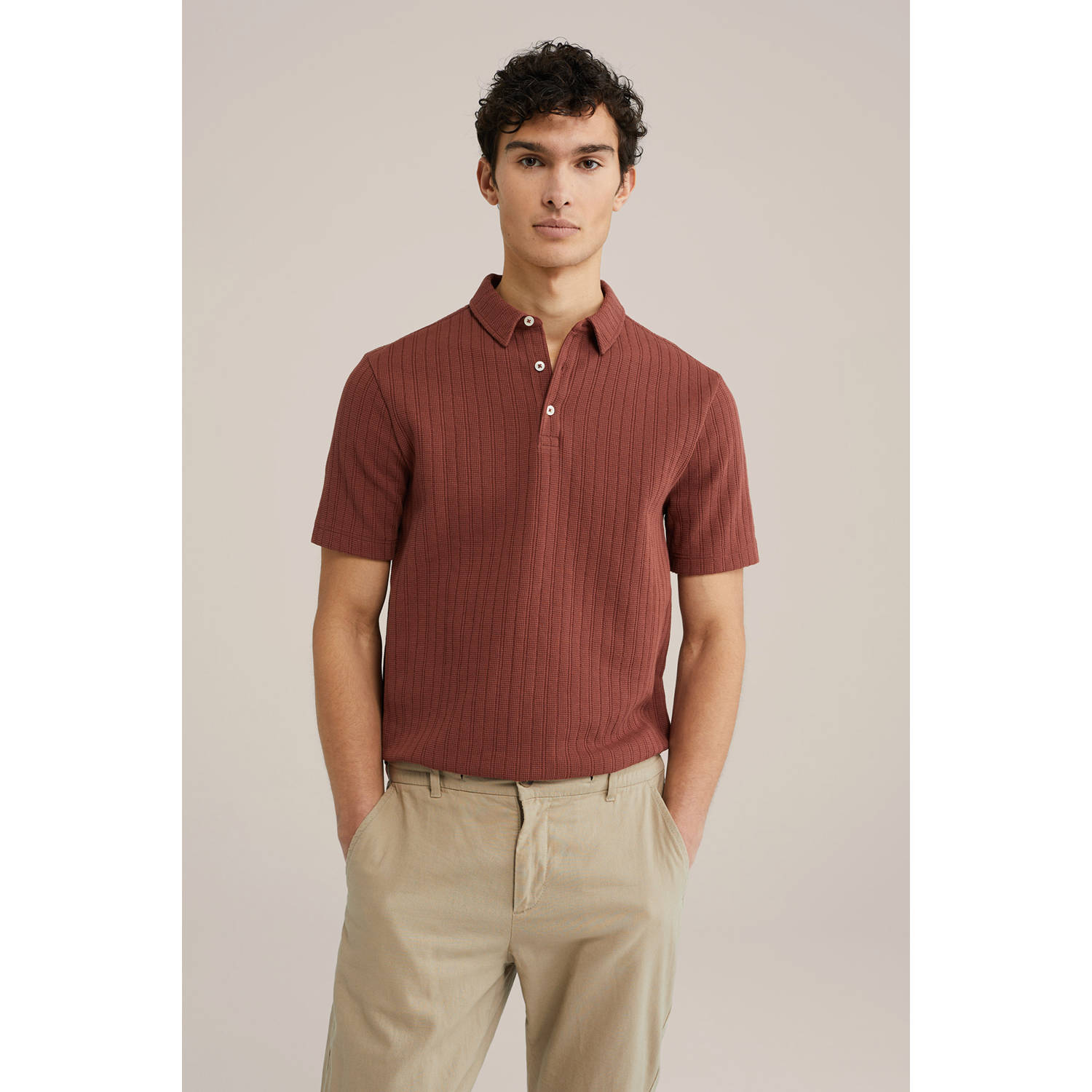 WE Fashion slim polo met ingebreid patroon roodbruin