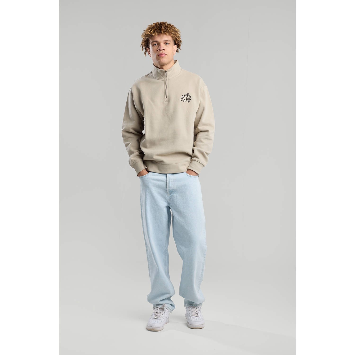 America Today sweater bruin