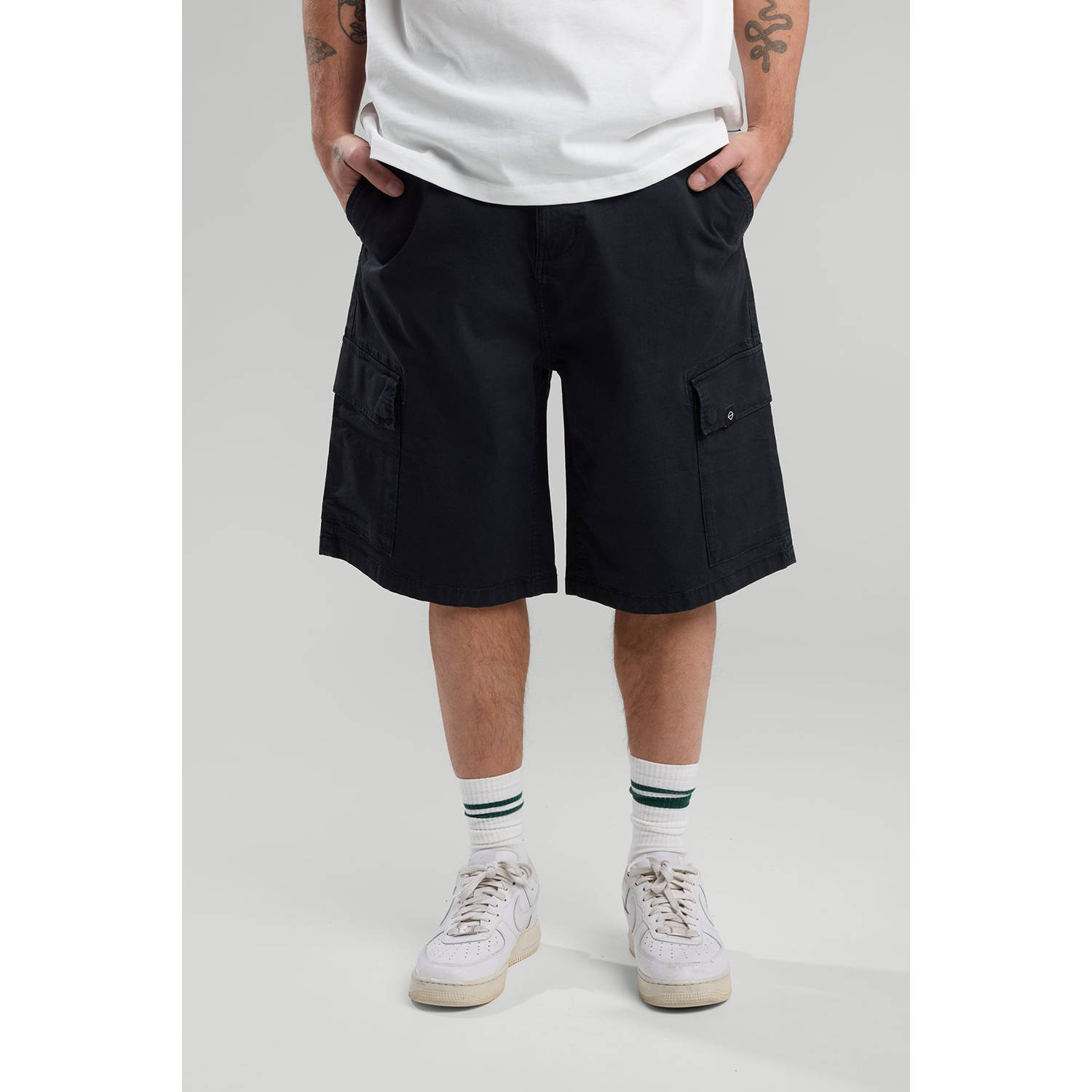 America Today loose cargo short zwart