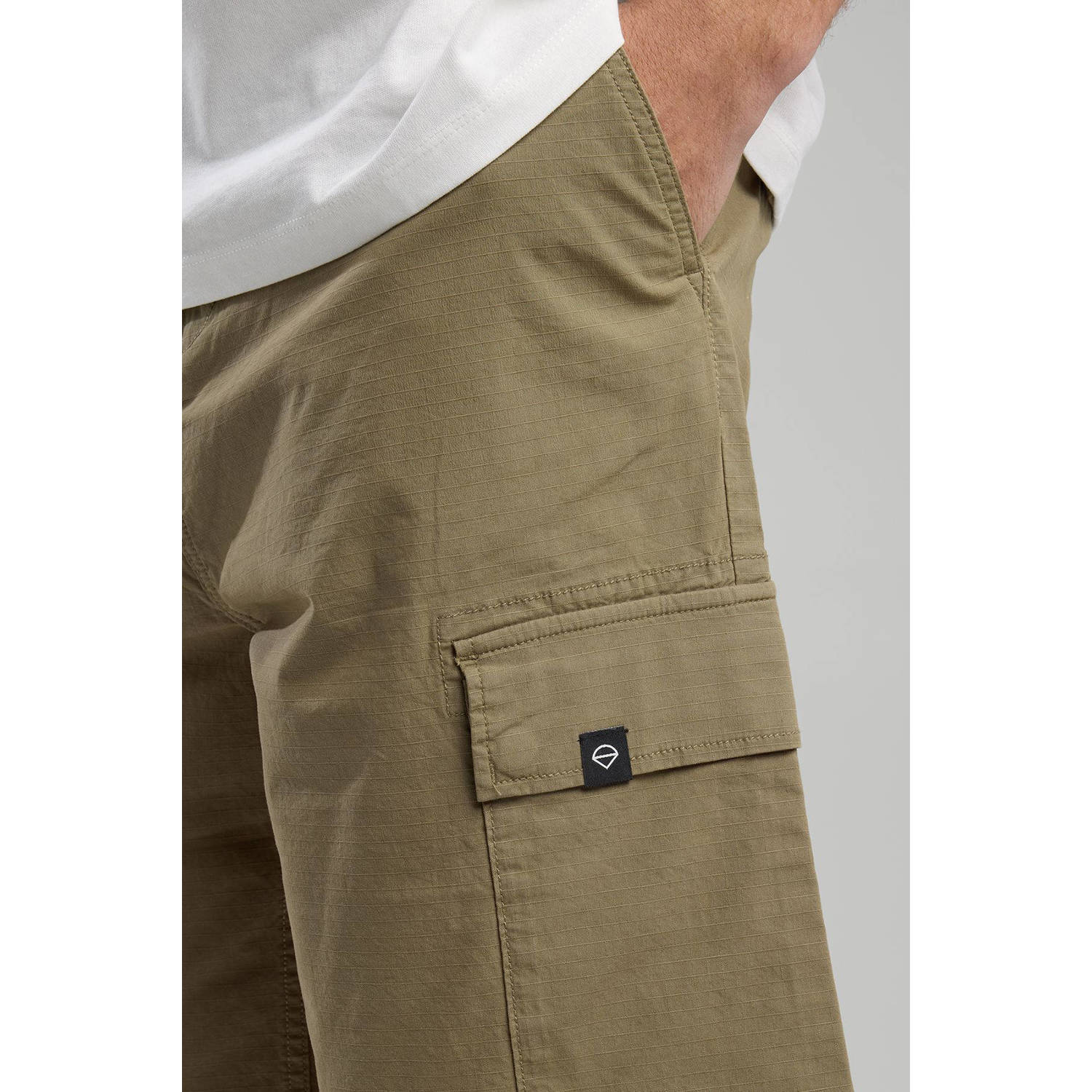 America Today loose cargo short groen