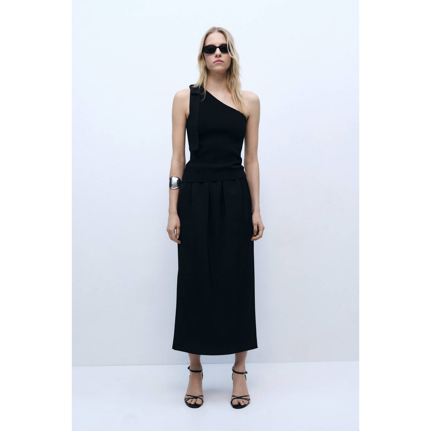 Mango one shoulder top zwart fijn gebreid