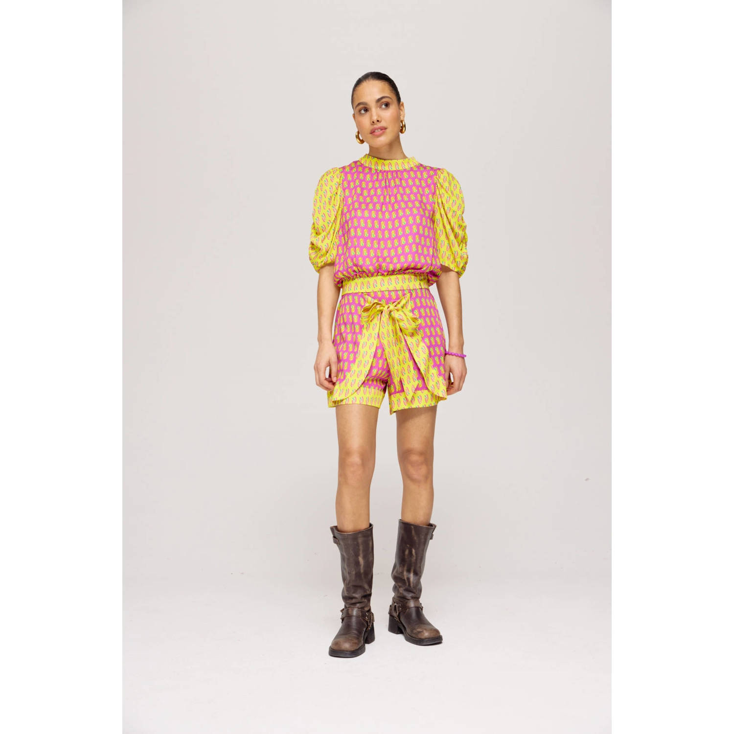 HARPER & YVE straight regular waist casual short geel