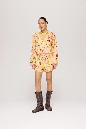 geel met pailletten playsuit
