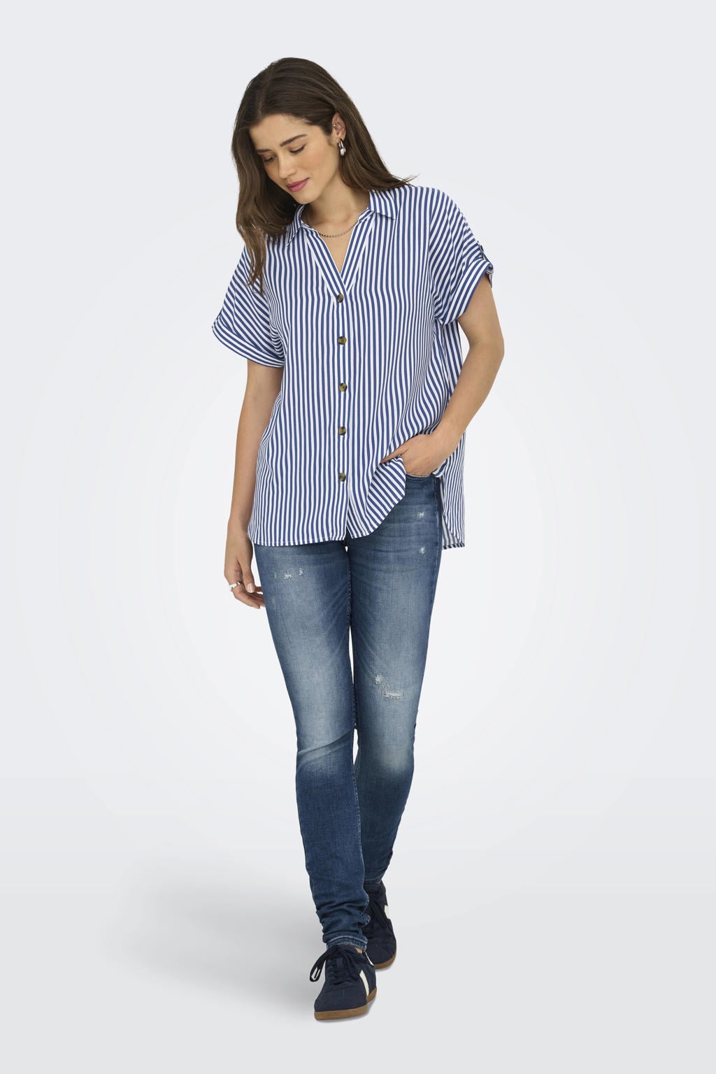 Blauw en witte dames ONLY blouse van viscose met effen, korte mouwen, klassieke kraag, knoopsluiting en geweven detail